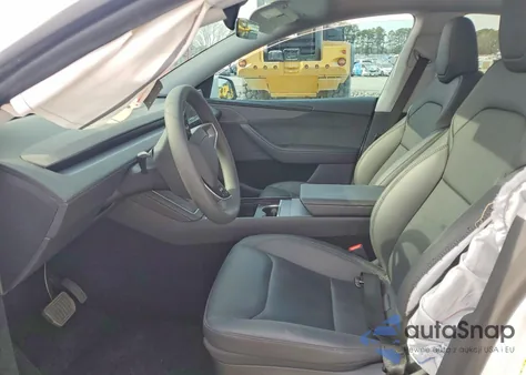 2026 Tesla Model Y z USA, uszkodzony, nr VIN 7SAYGDEE8TA390345